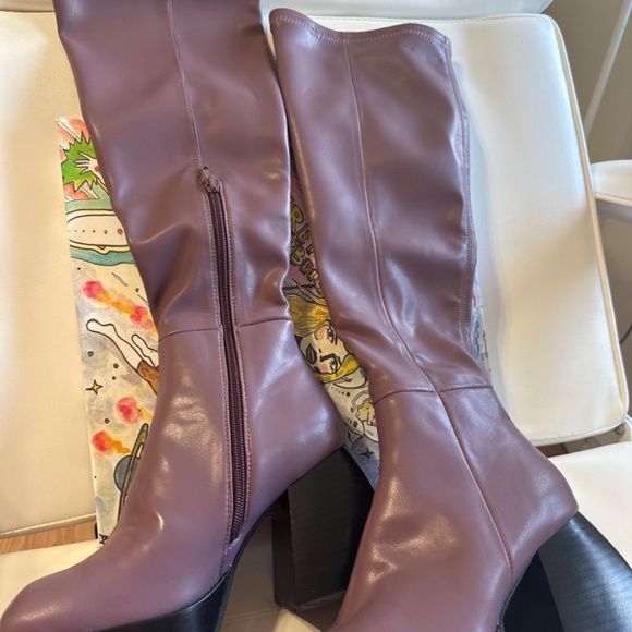 Jeffrey Campbell DAUPHINE Boots - Picture 3 of 4